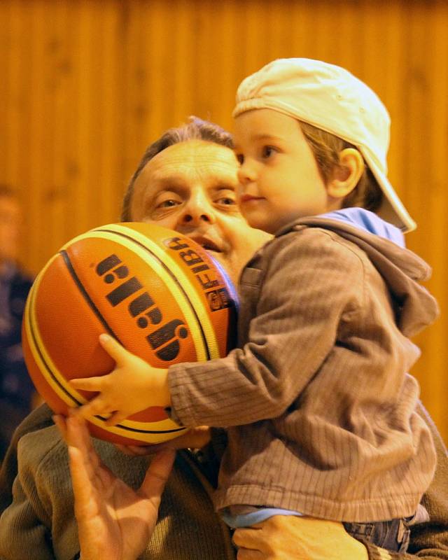 Ohlédnutí za čtvrtým zápasem finále play – off II. ligy mužů mezi basketbalisty Jiskry Domažlice a Renocar Podolí Brno. 