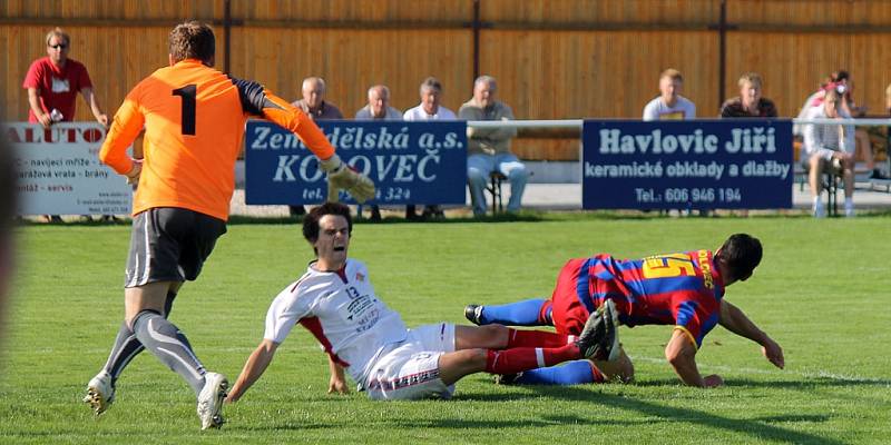 Zápas s SK Klatovy byl prvním mistrovským mačem fotbalistů Slavoje Koloveč A poté, co klub místo divize přihlásil krajský přebor. 