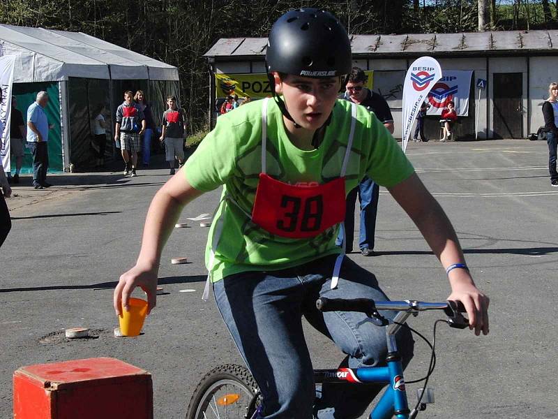 Okresní kolo dopravní soutěže mladých cyklistů.