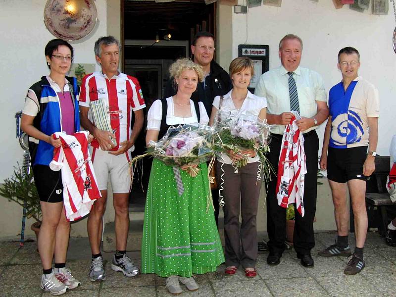 Z otevření nových cyklostras mezi Čerchovem a Hohenbogen v Gibachtu.