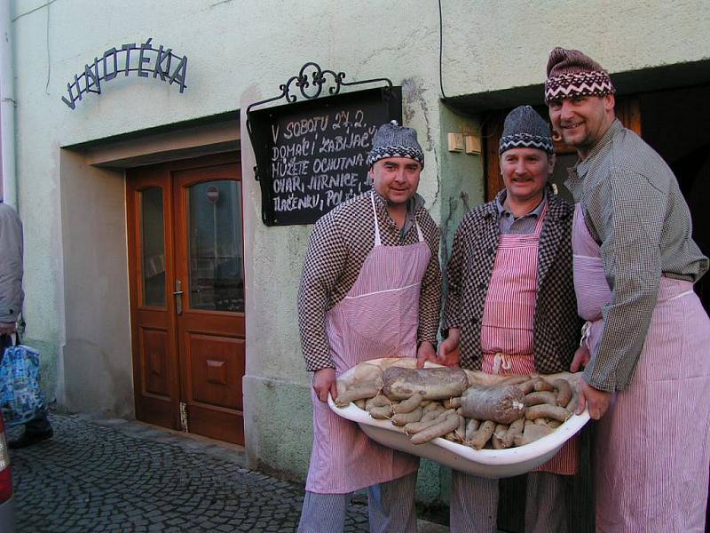 U Jandů v domažlické Vodní ulici pořádali zabijačkové hody.