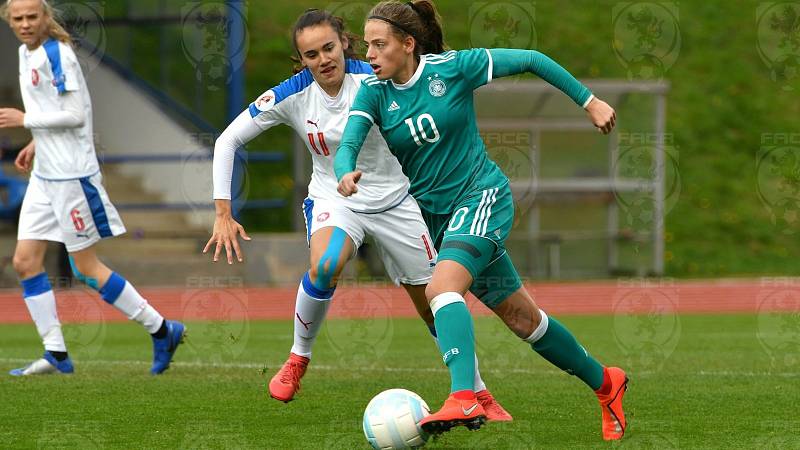 Česká fotbalová reprezentace žen U15 podlehla v Domažlicích Němkám.