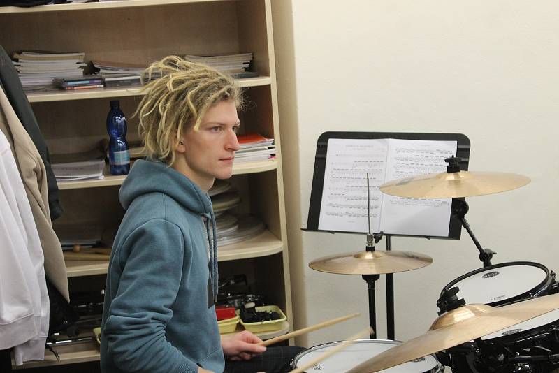 Přípravy a zkoušky bubeníků před společným vystoupením ve Furthu a v Domažlicích.