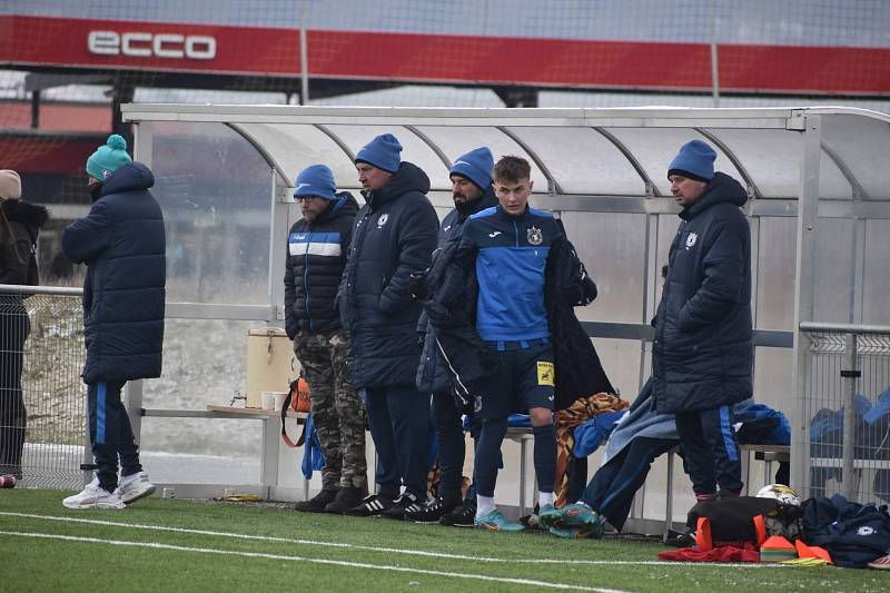 SOUBOJ TÝMŮ Z ČFL mezi Robstavem Přeštice a domažlickou Jiskrou skončil remízou 5:5. Foto: Jiří Pojar