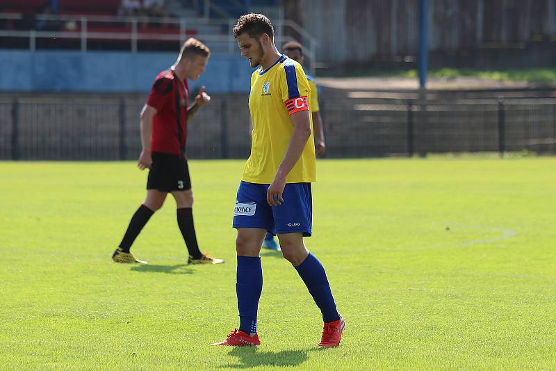 SK Rakovník  (ve žlutém) dobře začal, vedl 2:0, ale po obratu slavily Domažlice výhru 4:3.