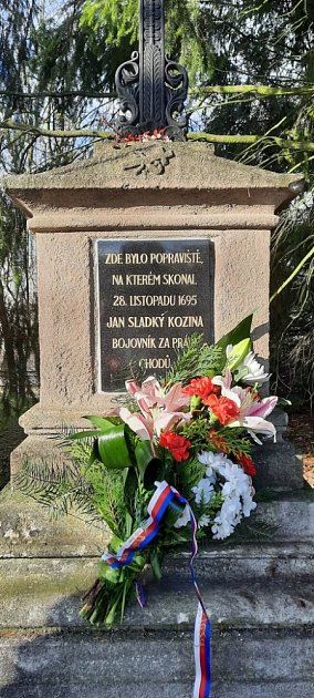 Skupinka újezdských občanů si připomněla výročí popravy Jana Sladkého Koziny.