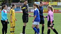 Sedmý turnaj v sezoně II. ligy starších žákyň v Domažlicích - zápas domácí Jiskry s pražskou Duklou - 1:0 (1:0).