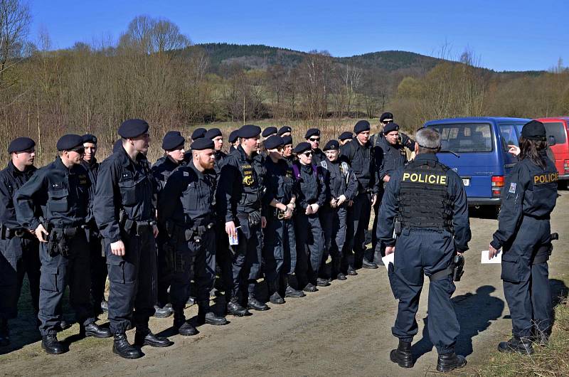 Po jednašedesátiletém Janu Tomáškovi z Bělé nad Radbuzou pátraly desítky policistů za pomoci vrtulníku s termovizí a služebních psů