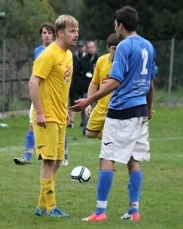 Další fotbalové chodské derby. Tlumačov vs. Milavče.