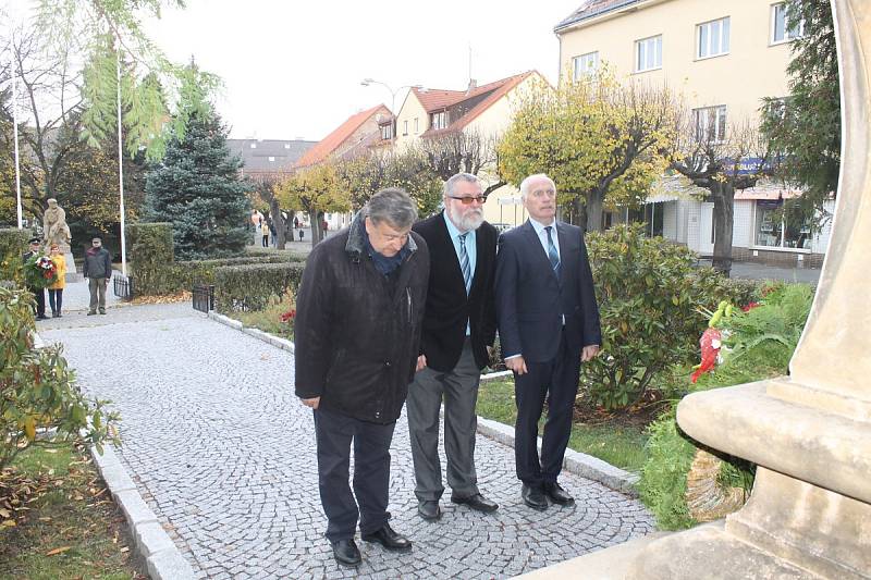 Z oslav republiky, kterých se ujaly děti a žáci základní školy ve Kdyni.