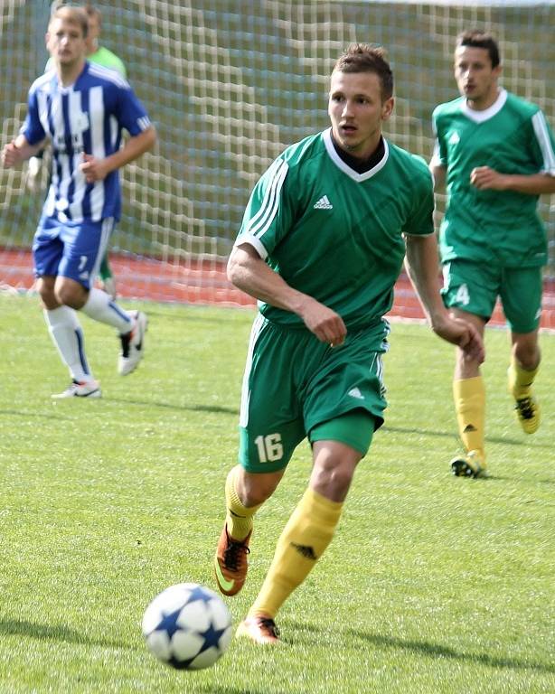 Z utkání třetiligové Jiskry Domažlice s 1. FC Karlovy Vary.