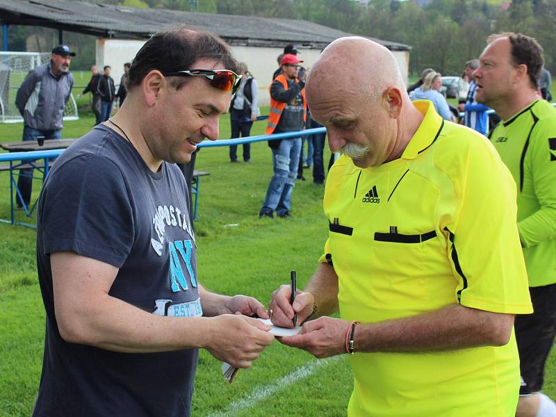 Fotbal ve Staňkově slavil 90. let existence. V rámci oslav se tamní stará garda utkala s Amforou.