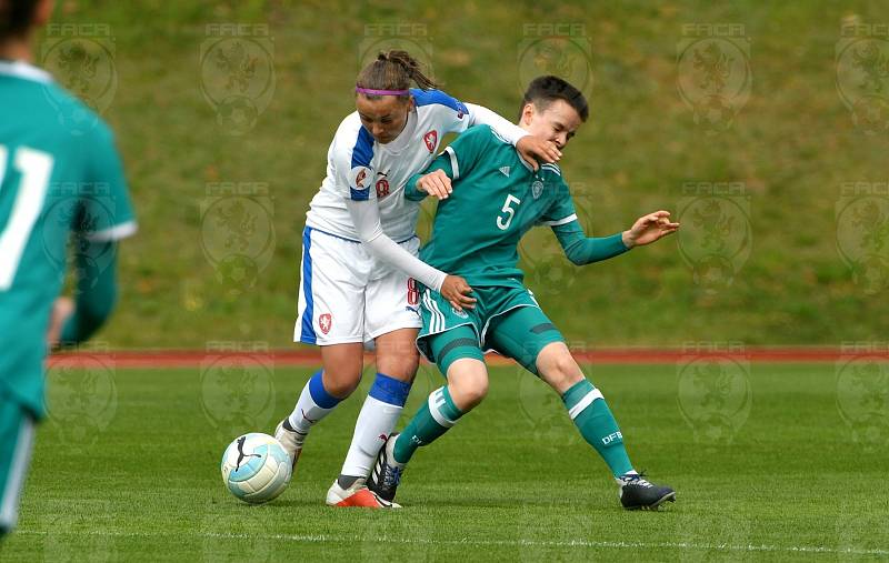 Česká fotbalová reprezentace žen U15 podlehla v Domažlicích Němkám.