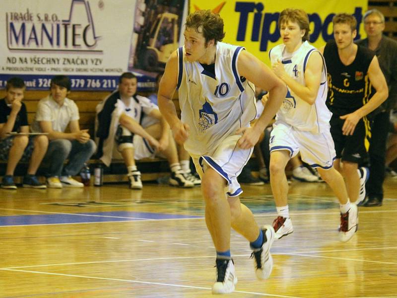 Ohlédnutí za čtvrtým zápasem finále play – off II. ligy mužů mezi basketbalisty Jiskry Domažlice a Renocar Podolí Brno. 