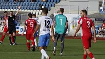 6. kolo FORTUNA ČFL A: TJ Jiskra Domažlice (na snímku fotbalisté v bílých dresech) - FC Slavia Karlovy Vary 2:2 (2:1).