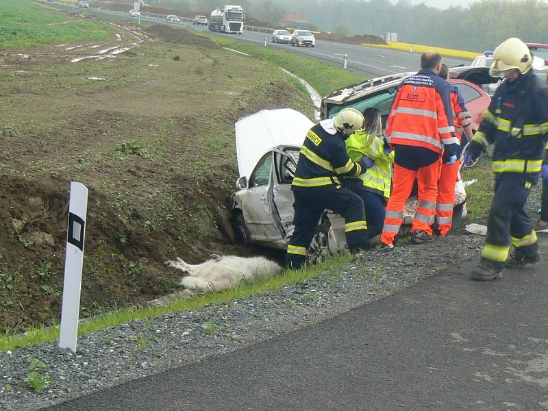 Dopravní nehoda na obchvatu Staňkova.