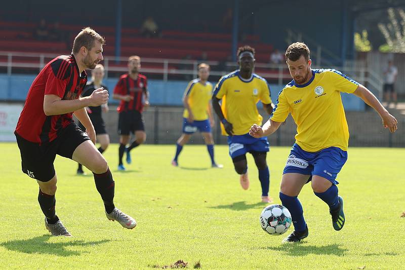 SK Rakovník  (ve žlutém) dobře začal, vedl 2:0, ale po obratu slavily Domažlice výhru 4:3.