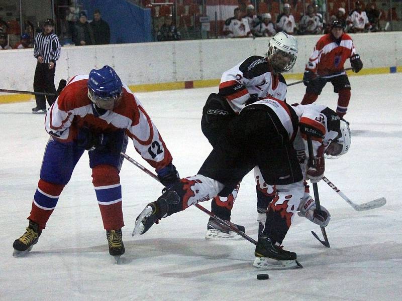 Odvetný zápas finále Domažlické NHL 2012/2013 mezi AHC Devils Domažlice a HC SKP Domažlice.