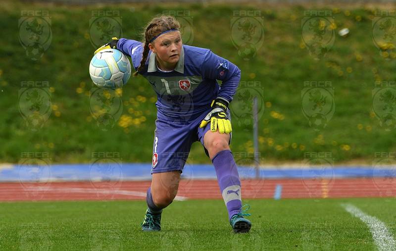 Česká fotbalová reprezentace žen U15 podlehla v Domažlicích Němkám.