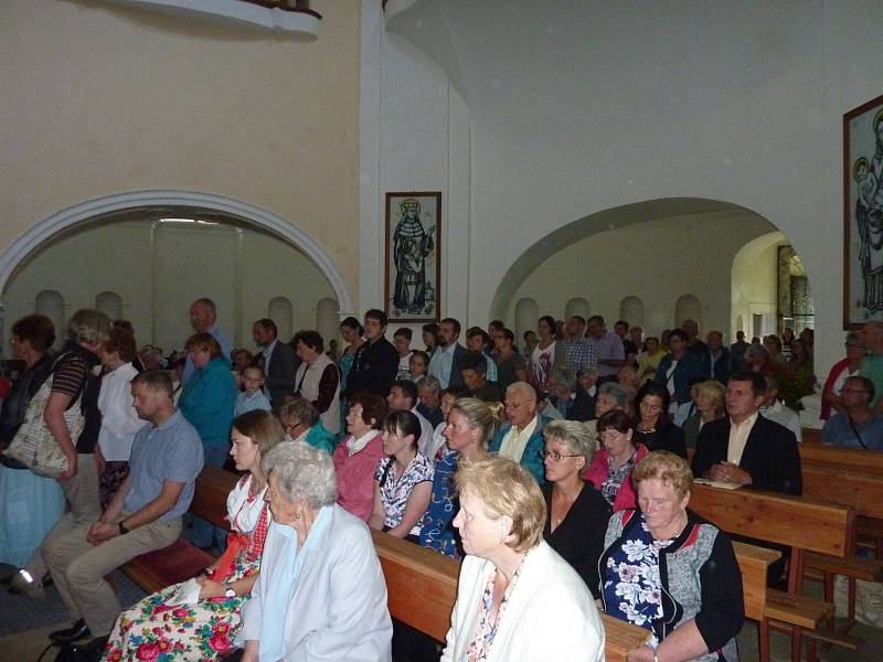 Bohoslužba na Tanaberku.