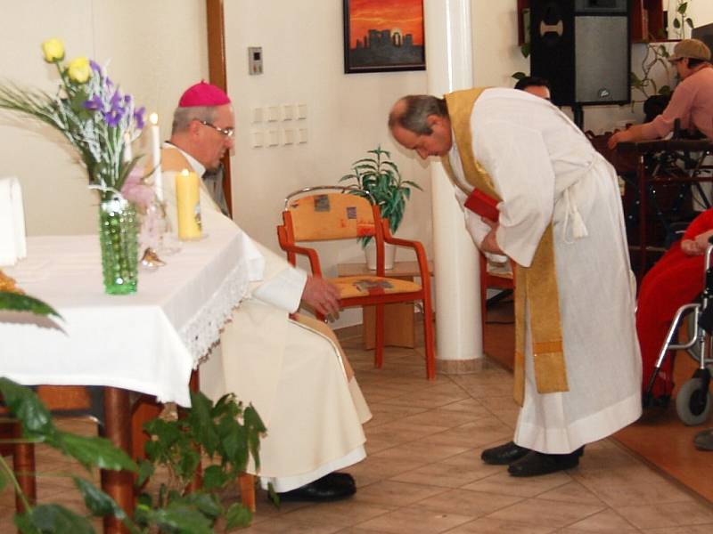 Z poděkování biskupa Mons. Františka Radkovského tříkrálovým koledníkům z Kdyňska. V jeho rámci se konala i mše svatá.