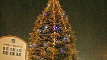 Rozsvícení vánočního stromu v Kolovči.