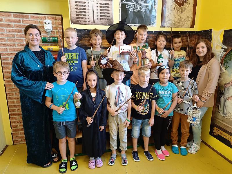 Třeťáci ze školy v Chodově se ocitli v kouzelném světě Harryho Pottera.