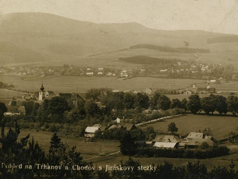 Pohled na Trhanov z Jiráskovy cesty je datován do 20. let 20. století. Foto: archiv Z. Sládkové
