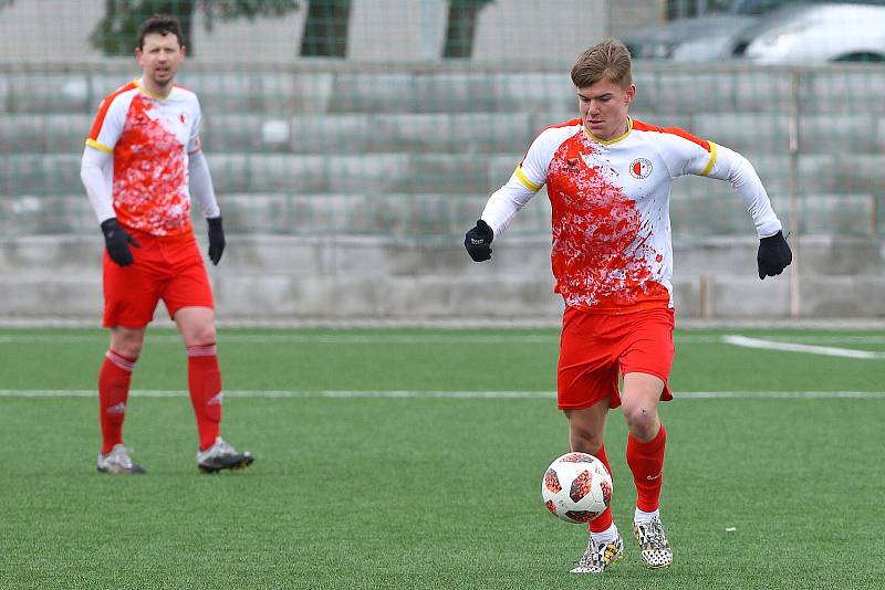 19. kolo KPM: Slavia Vejprnice - Jiskra Domažlice B (žlutí) 1:2.