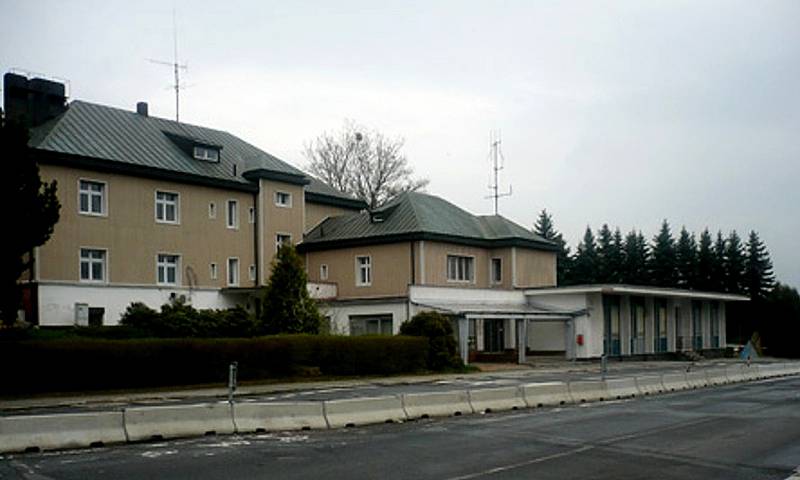 Hraniční přechod Folmava-Schafberg dnes a před vstupem do EU.