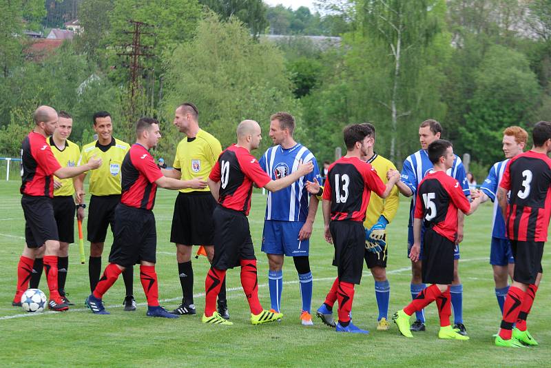 Staňkovští fotbalisté zdolali hokejisty Plzně 4:2.