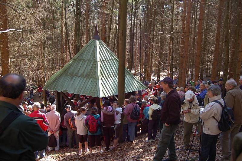 Odemykání České studánky v sobotu 9. dubna.