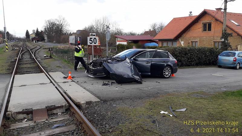 Nehoda na železničním přejezdu v Horšovském Týně.