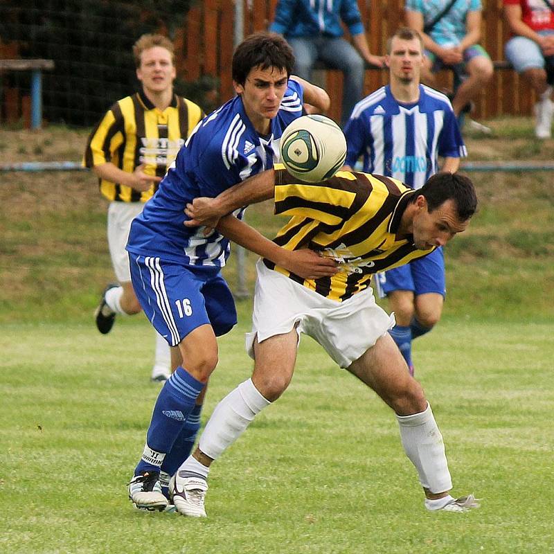 Z pouťového zápasu mezi FK Staňkov a Jiskrou Domažlice B.