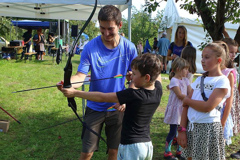 Litická hradní slavnost – sousedské setkání na místě bývalého hradu.