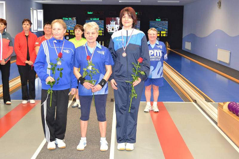 Vítězné seniorky. Třetí Eva Kotalová, druhá Olga Hornová a vítězka Marta Kořanová.