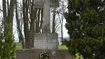 Nechybělo ani tradiční zastavení u hrobu Heinricha Coudenhove - Kalergi, 14. května 2021 uplyne 115 let od úmrtí hraběte.