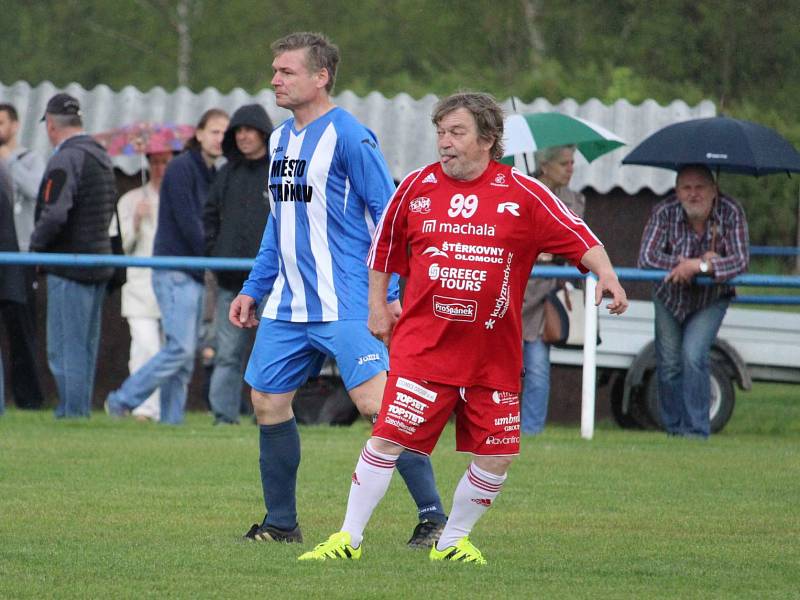 Fotbal ve Staňkově slavil 90. let existence. V rámci oslav se tamní stará garda utkala s Amforou.