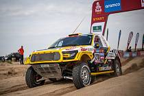 Pro posádku Karel Trněný - Milan Horyl letošní Rallye Dakar předčasně skončil kvůli problémům spolujezdce se zády.