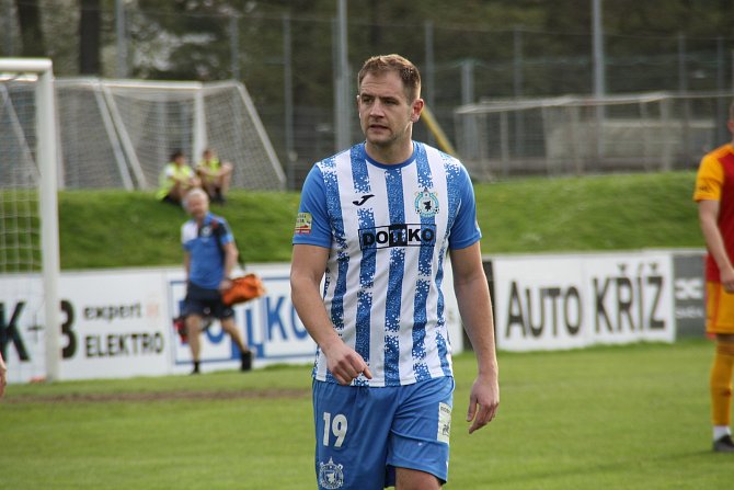 Fotbalisty Domažlic nasměroval za hladkou výhrou nad béčkem klokanů prvním gólem František Dvořák.