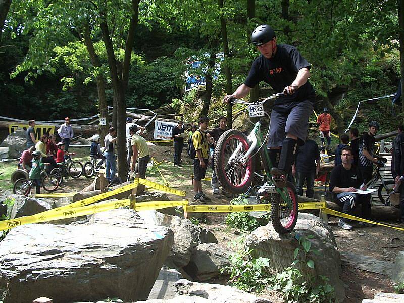 Mládež oddílu cyklotrialu Dynamo Horšovský Týn závodila o víkendu 14. až 15. května ve Velké Bystřici na Olomoucku, kde se konalo Mistrovství ČR v biketrialu. 