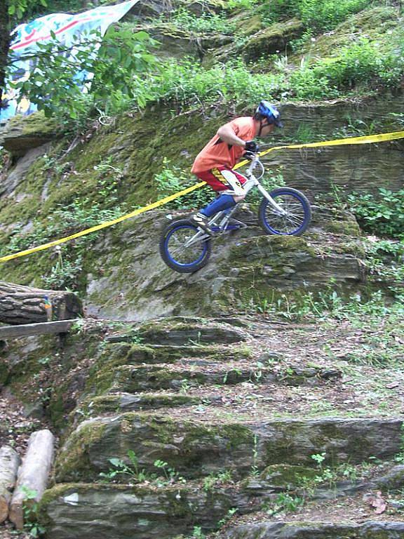 Mládež oddílu cyklotrialu Dynamo Horšovský Týn závodila o víkendu 14. až 15. května ve Velké Bystřici na Olomoucku, kde se konalo Mistrovství ČR v biketrialu. 