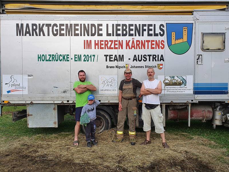 Jiří Foist a jeho koně Narex a Nacho jako jediní reprezentovali Českou republiku na mistrovství Rakouska. V soutěži vybojovali dvě zlata a jeden bronz.