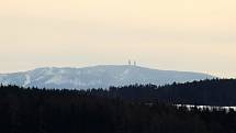 Rozhledna na Šibeničním vrchu nad Horšovským Týnem a výhledy do širokého okolí.