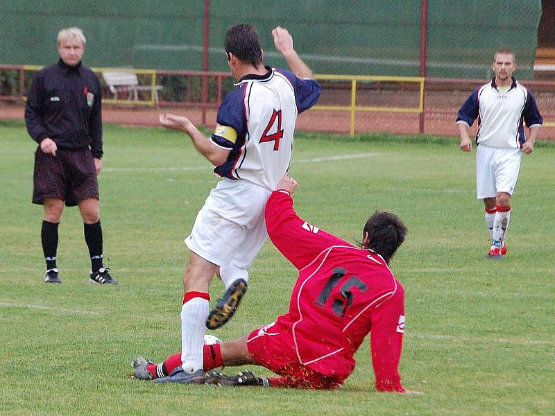 Z derby mezi Spartakem Klenčí a Sokolem Postřekov.