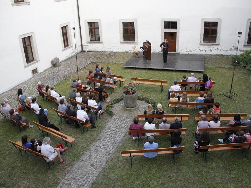 Koncert v Rajské zahradě.