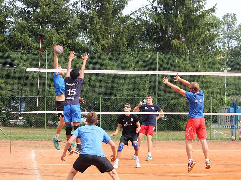 Volejbalový turnaj O pohár Splavu v Dolanech, Svrčovci a Tajanově