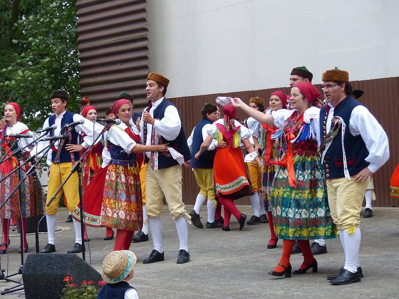 Klenotnicový pořad udělal tečku za svátkem folkloru. 