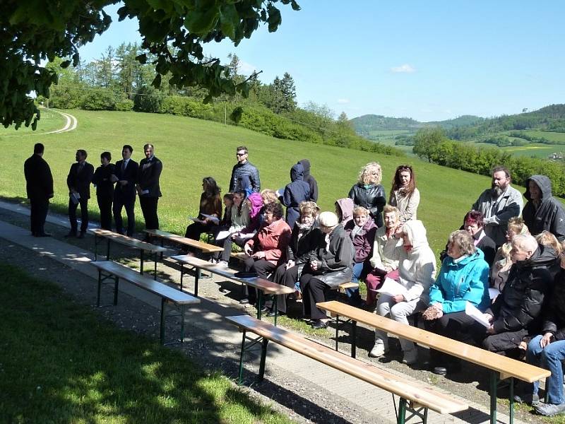 Nedávná Slavnost Nejsvětější Trojice nad Chodskou Lhotou.