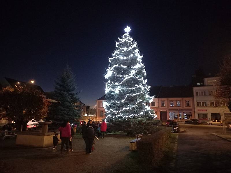 Rozsvícení vánočního stromu v Domažlicích a ve Kdyni.